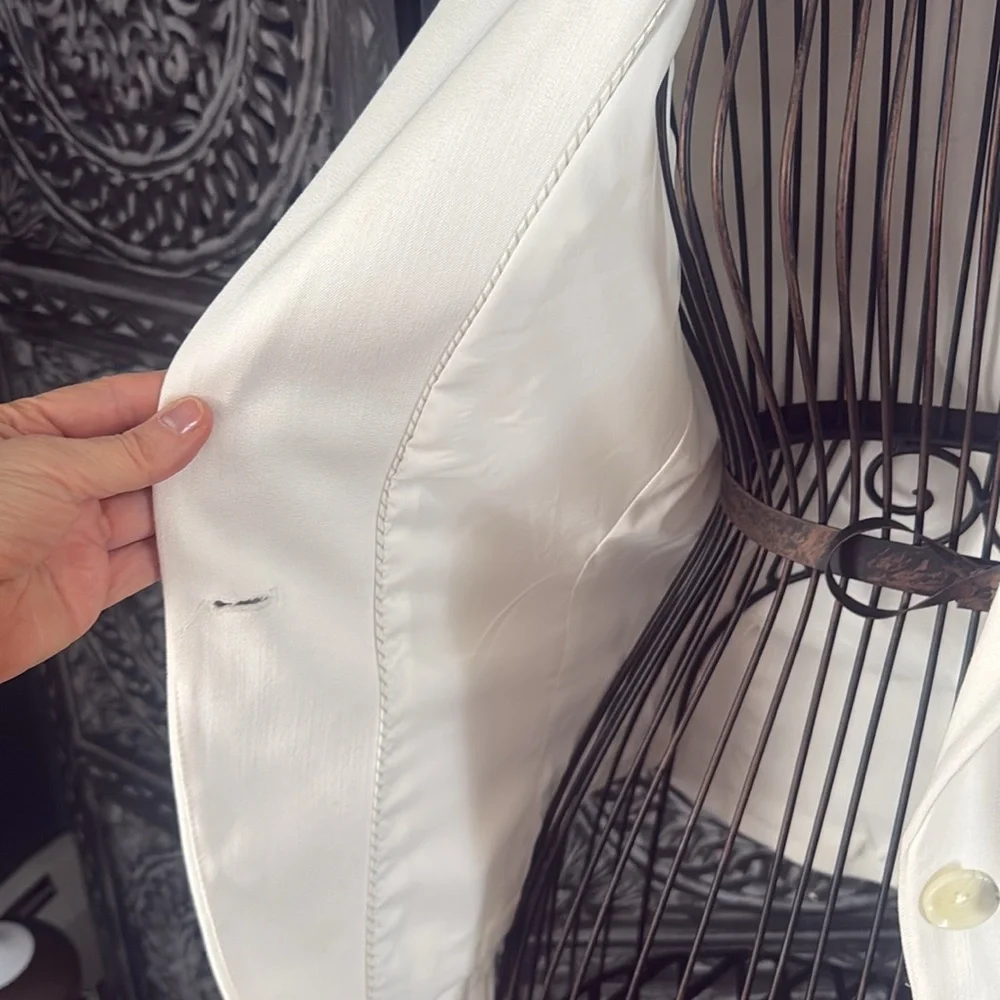 Express well made blazer classy white. like new. size 2 - Picture 6 of 10